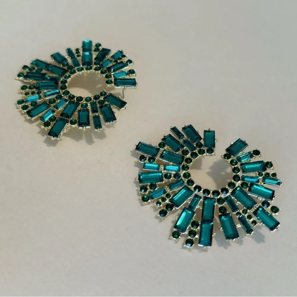 Green crystal earrings M975